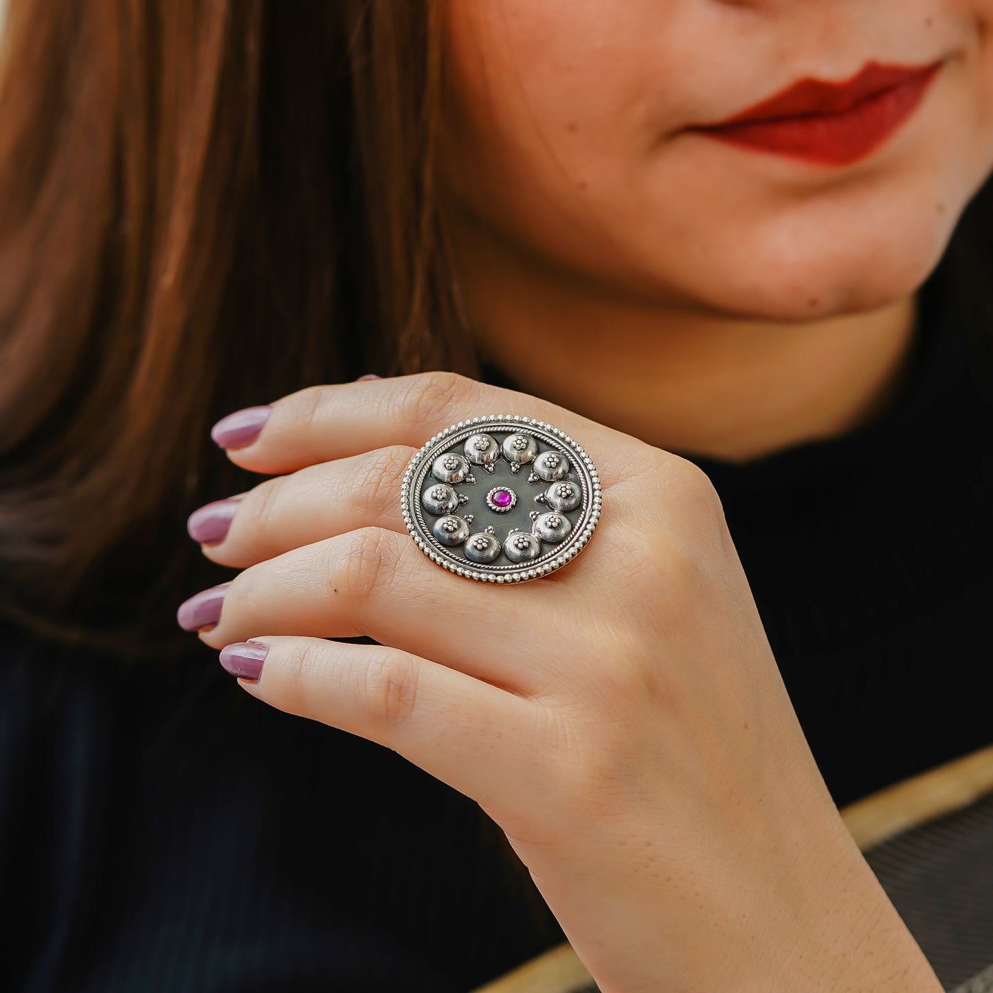 Moha Embossed Rawa Half Topi Red Stone Ring