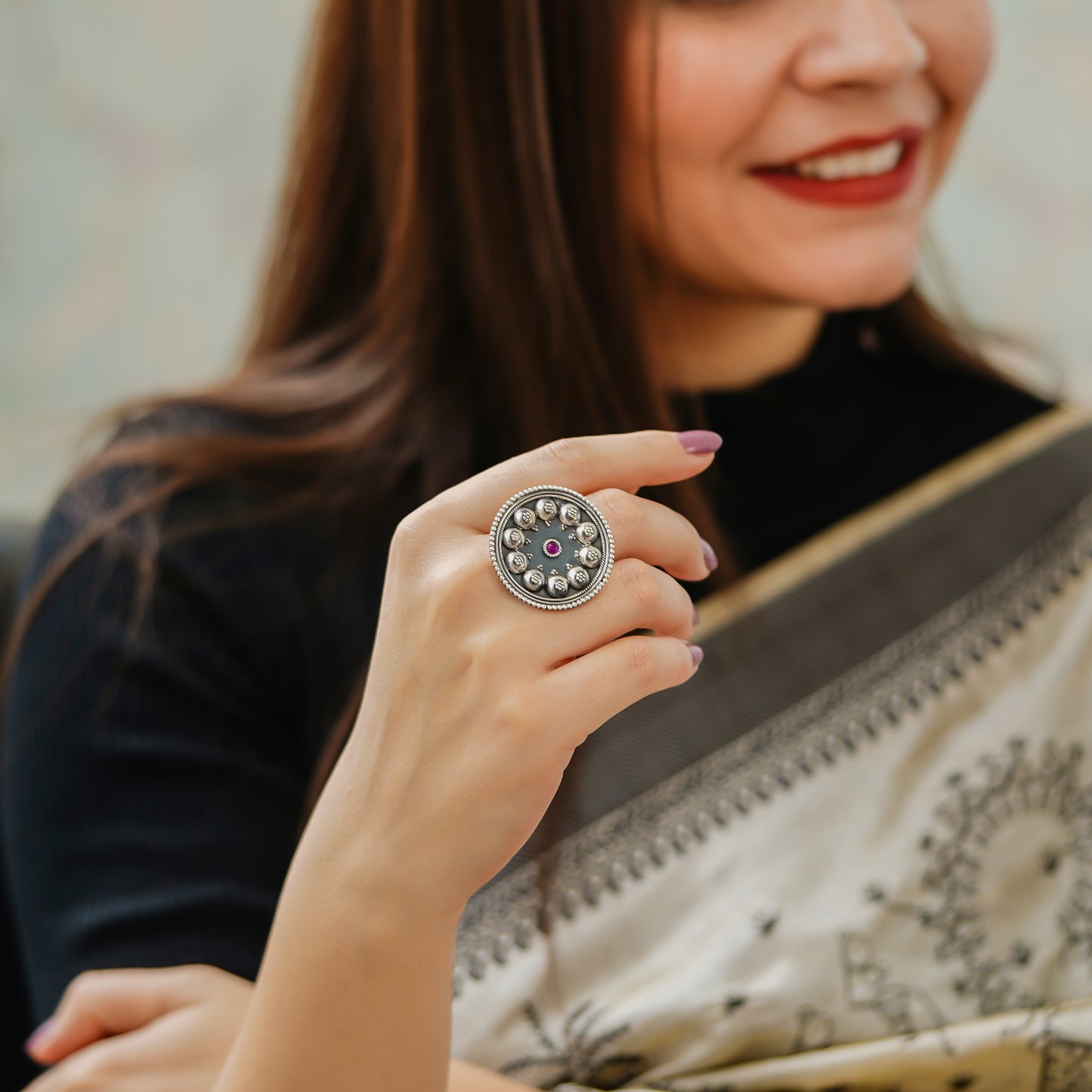 Moha Embossed Rawa Half Topi Red Stone Ring