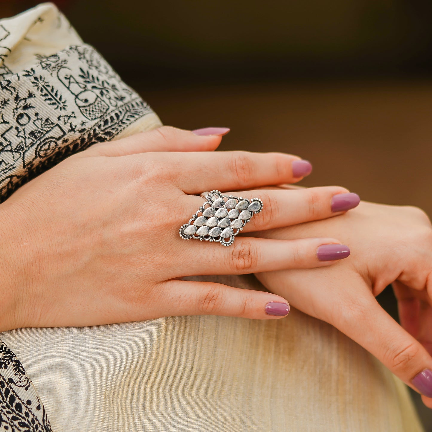 Moha Embossed Kadi Rawa Evergreen Ring
