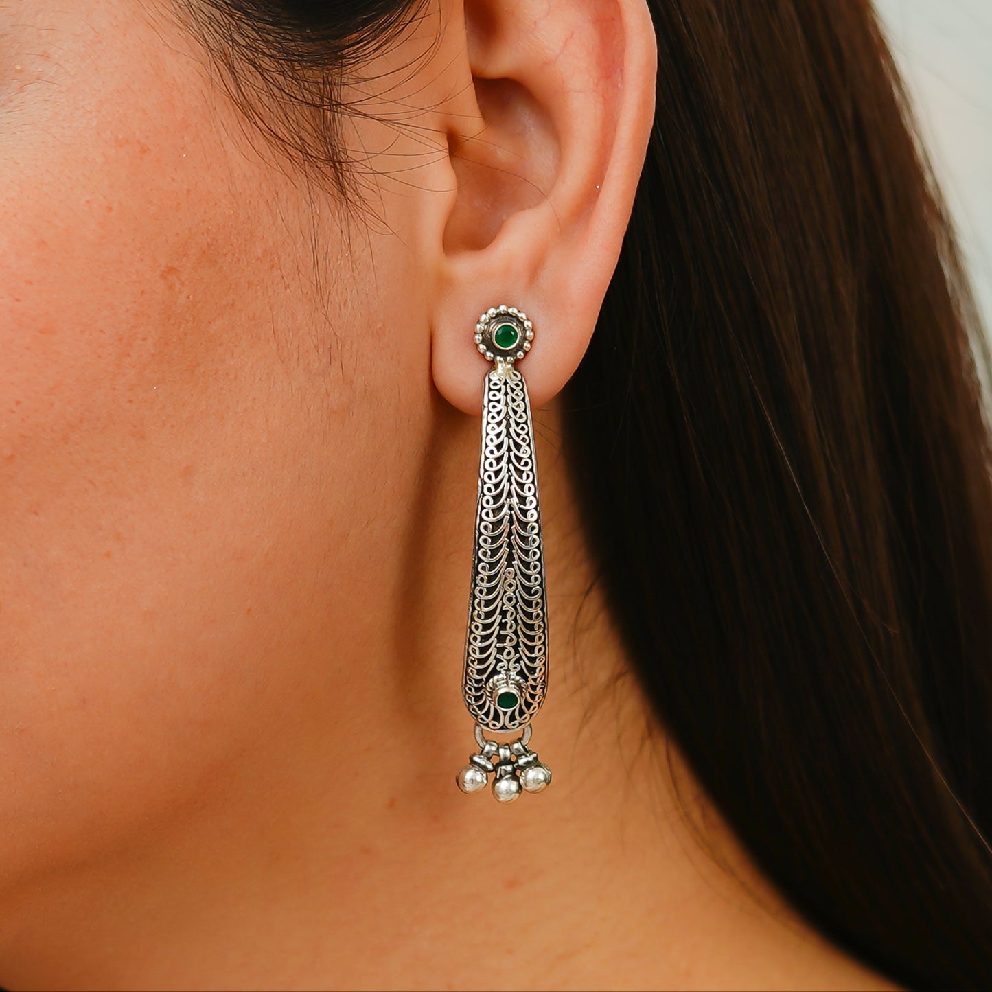 Moha Wire Play Sheet Curved Earrings