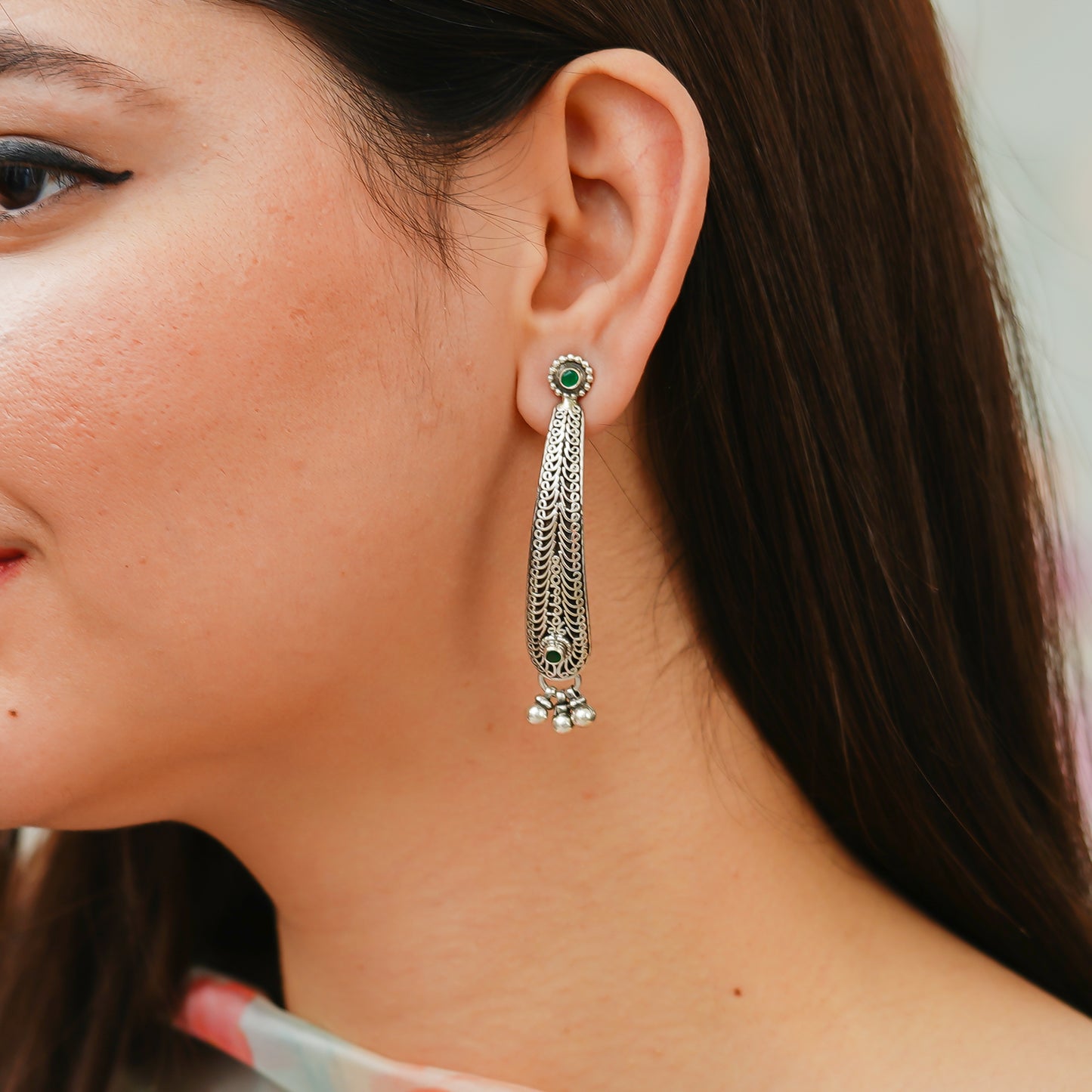 Moha Wire Play Sheet Curved Earrings