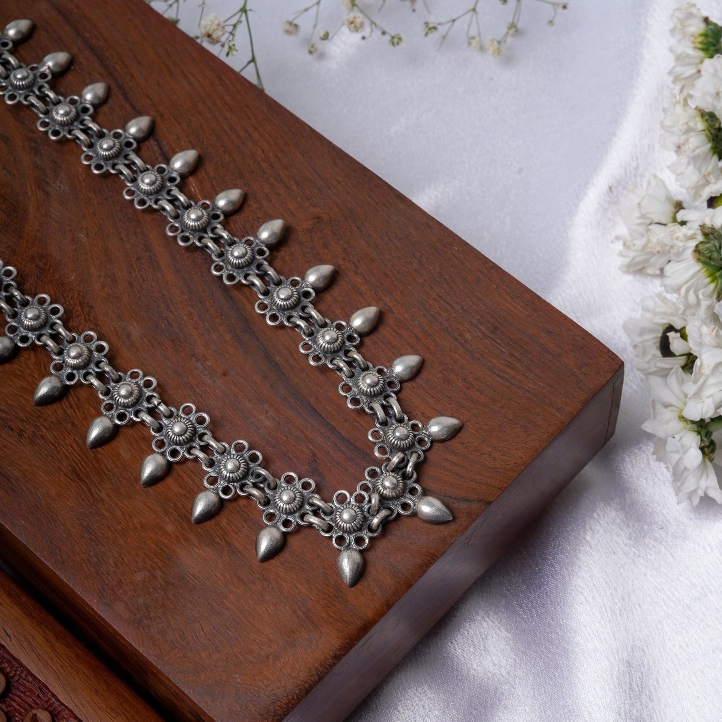 Amulya Kadi and Daal Embossed versatile Evergreen Necklace - ShailPiya