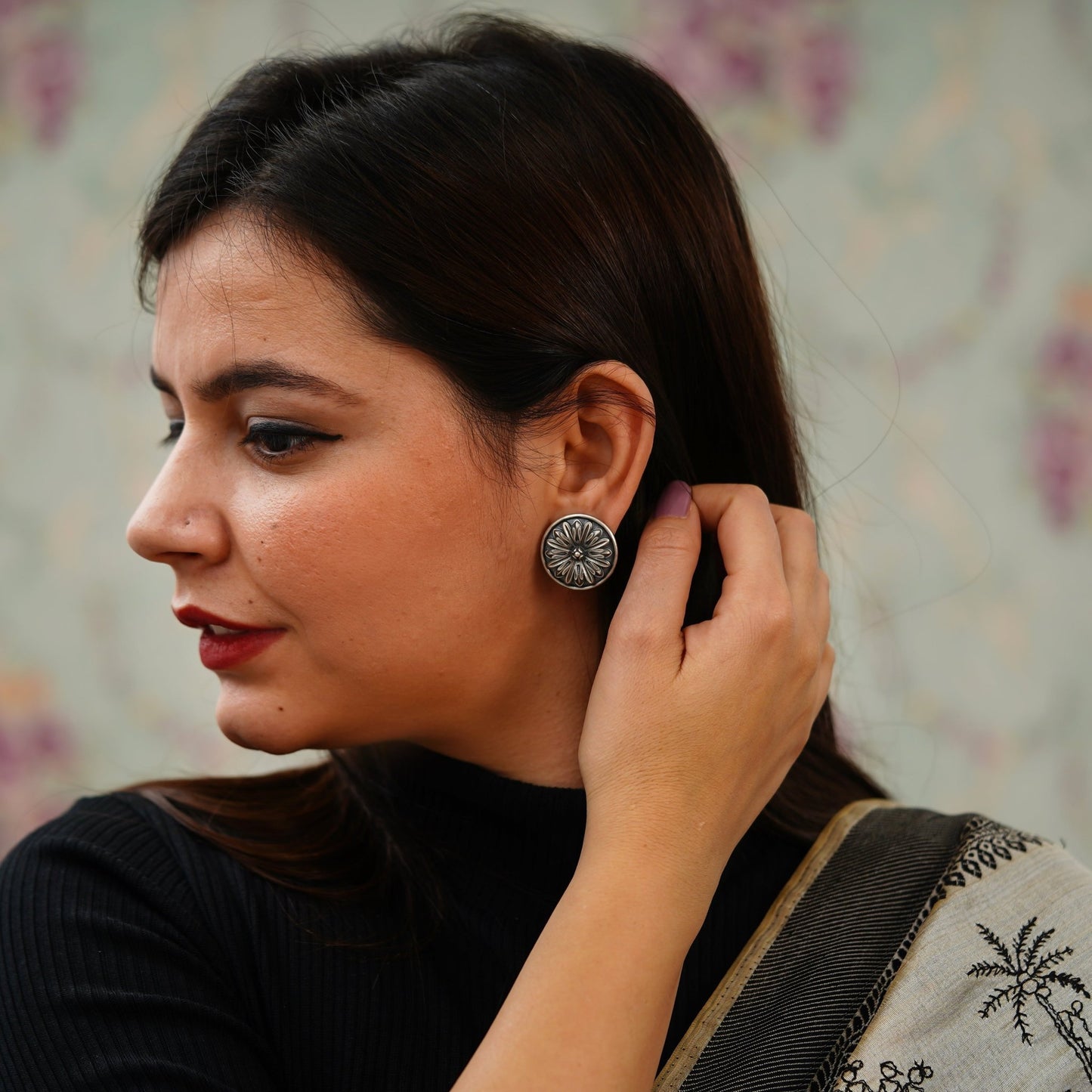 Everyday Classic Round Stud Earrings - ShailPiya