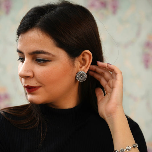 Everyday Classic Round Stud Earrings - ShailPiya