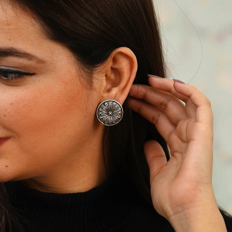 Everyday Classic Round Stud Earrings - ShailPiya