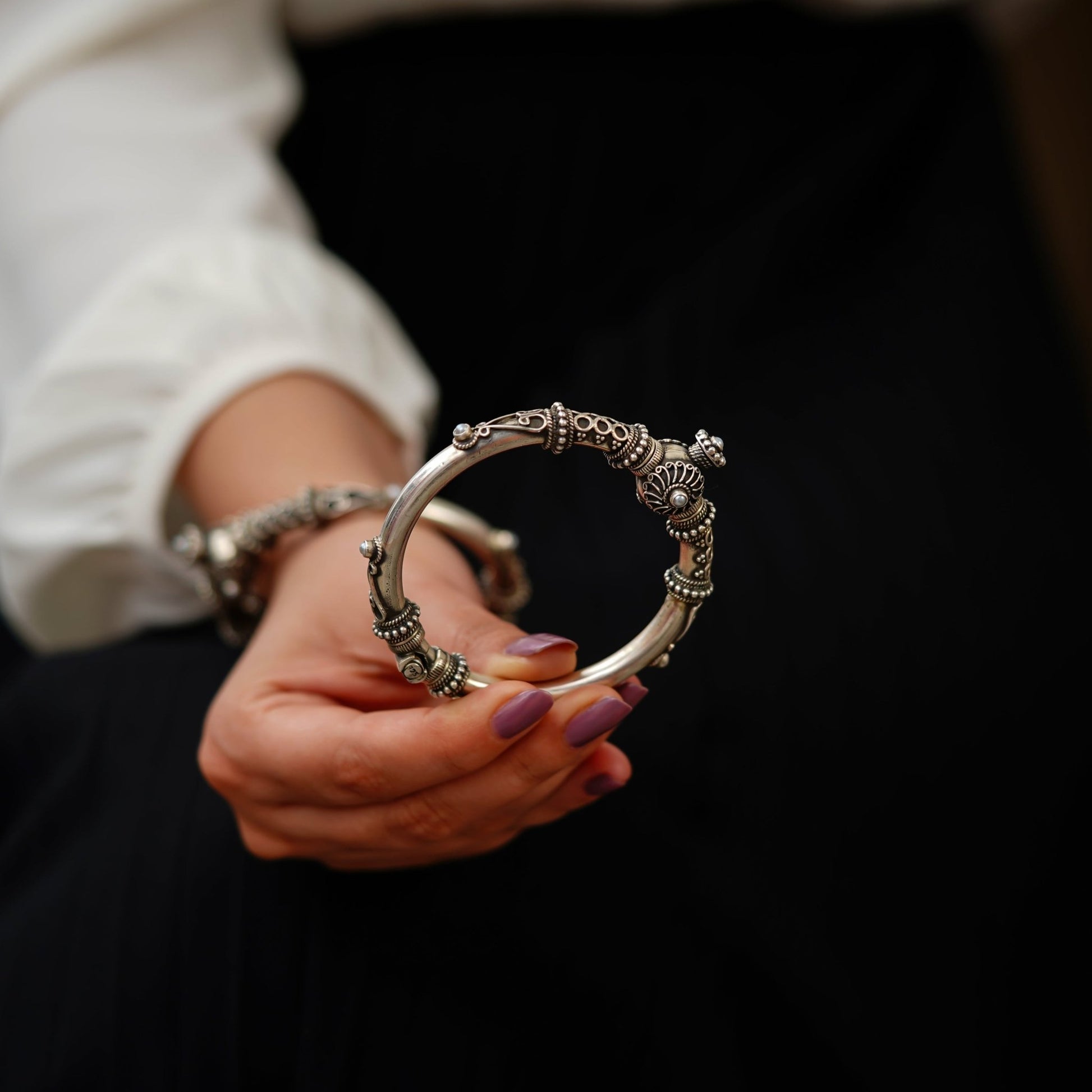 Lavanya Detailed Rawa Kadi With Pearl Embossed Screw Kada - ShailPiya