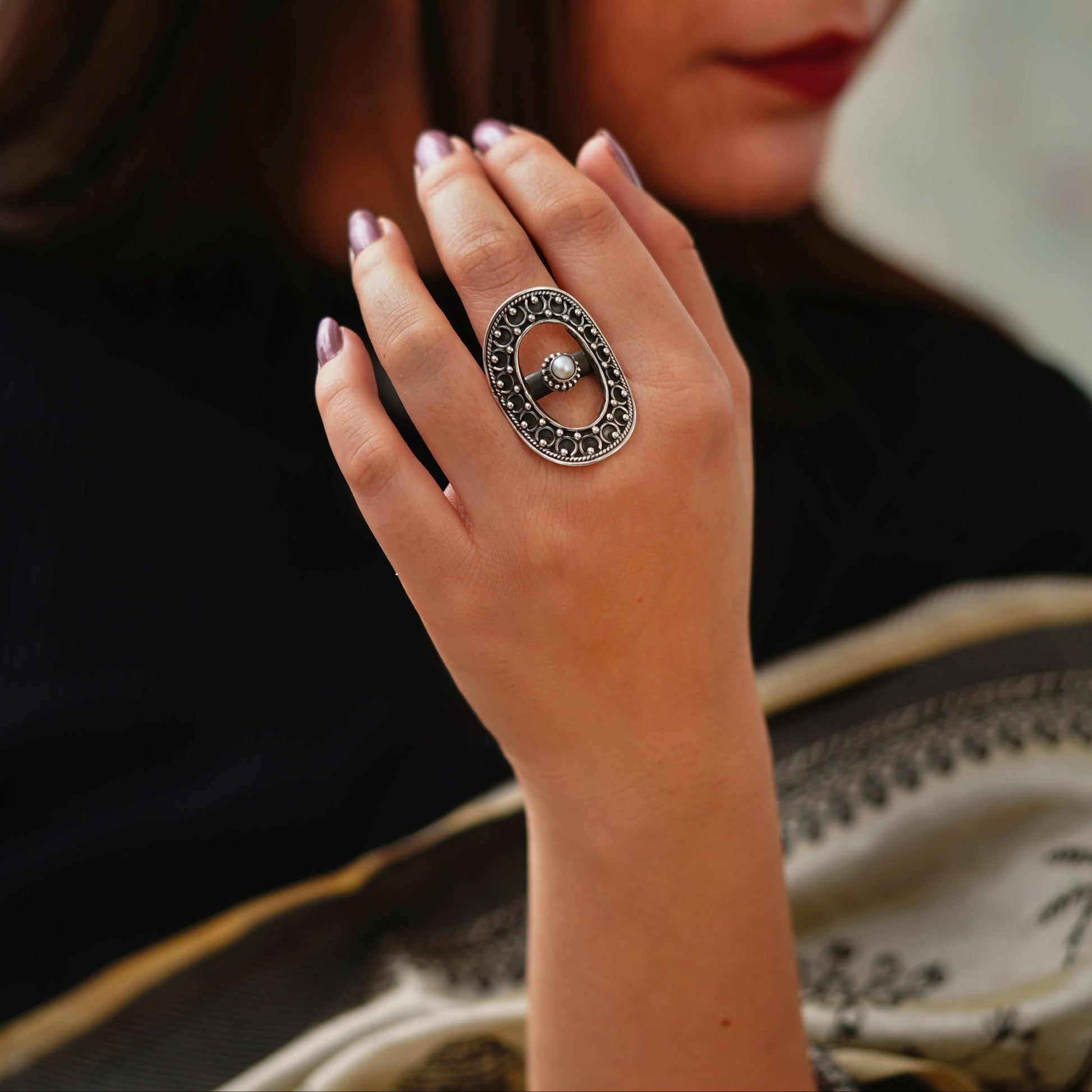 Meera Embossed Thik Rawa Pearl Oval Ring - ShailPiya
