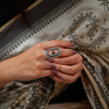 Meera Embossed Thik Rawa Red Stone Oval Ring - ShailPiya