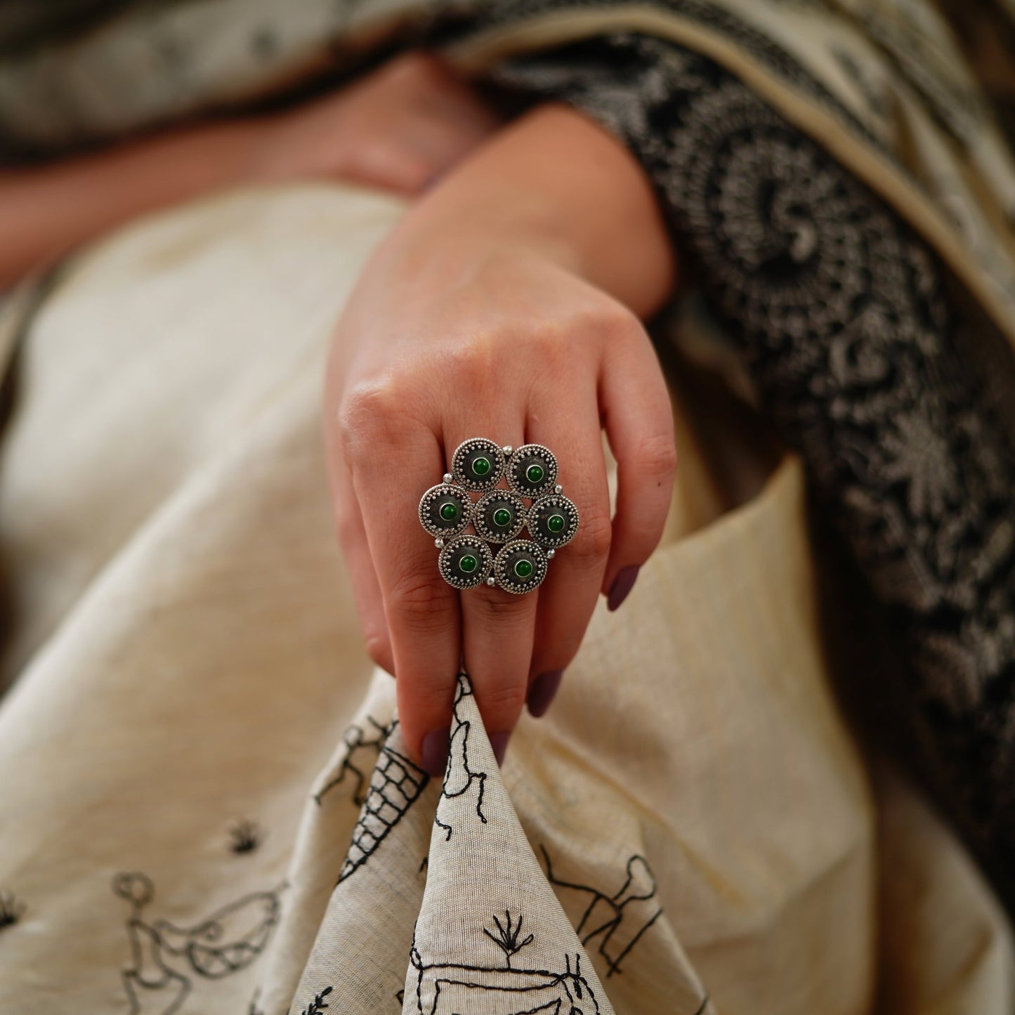 Moha Detailed Rawa Topis Green Stone Ring - ShailPiya