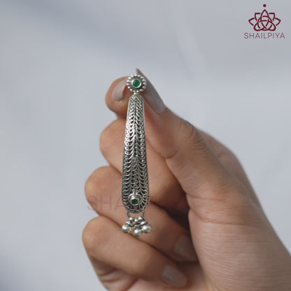 Moha Wire Play Sheet Curved Earrings