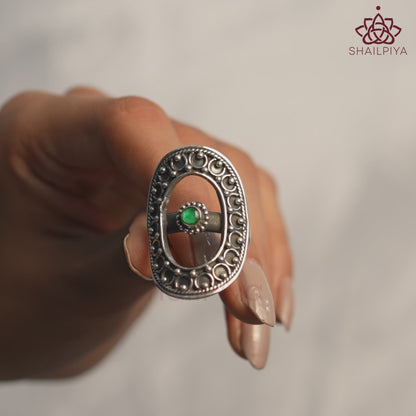 Meera Embossed Thik Rawa Green Stone Oval Ring