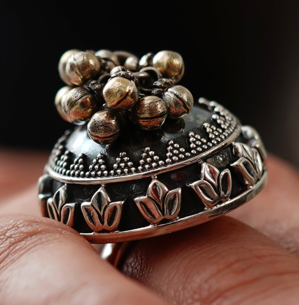 Radha Rani Embossed Domb Ghunghroo Ring - ShailPiya