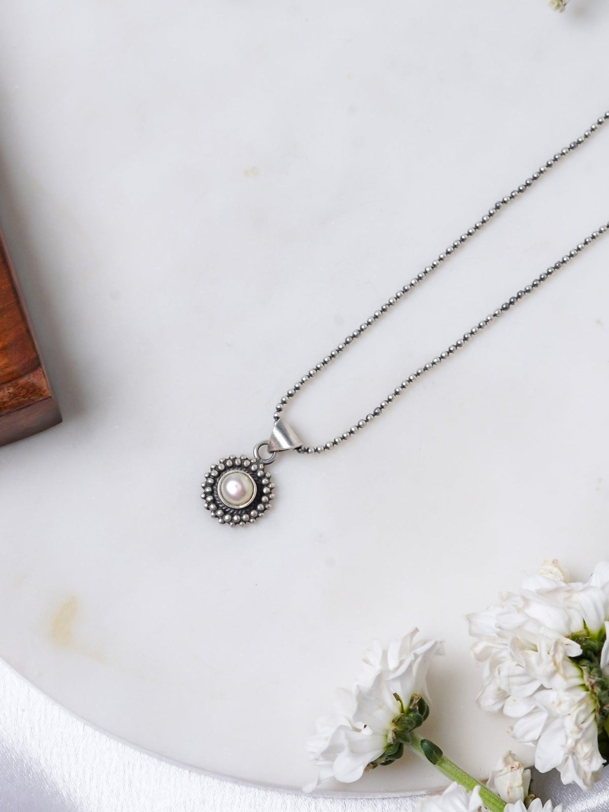 Rani Padmini Minute Deatiled Rawa Pearl Chain Pendant - ShailPiya
