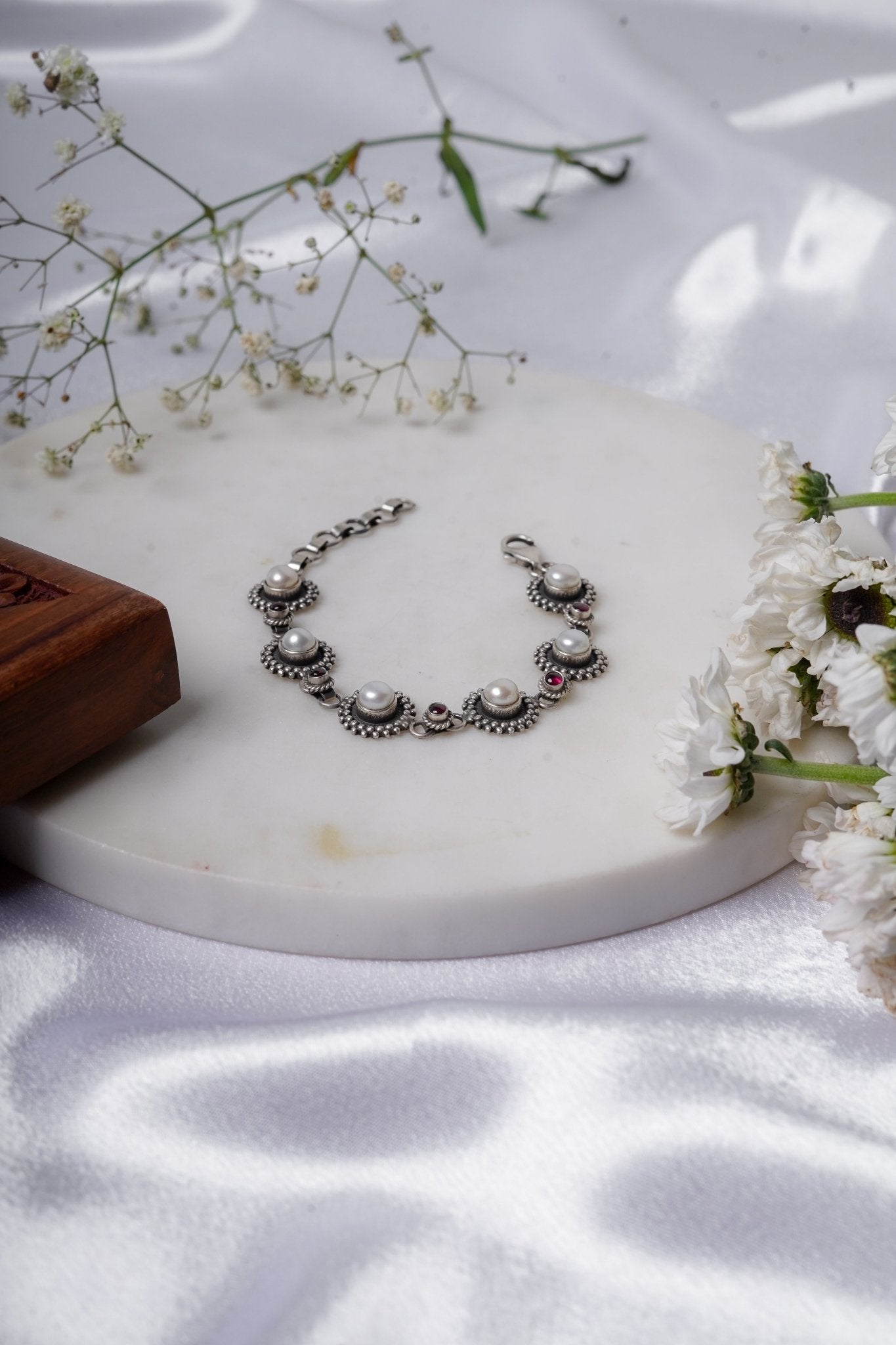 Rani Padmini Pearl Bracelet - ShailPiya